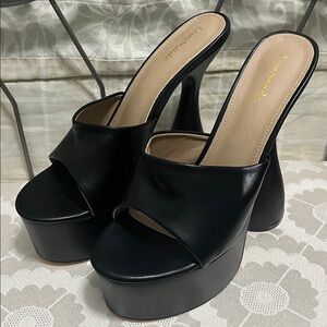 NWOT Lemonade Sleek Black Platform Sandals Style OWN IT Size 10